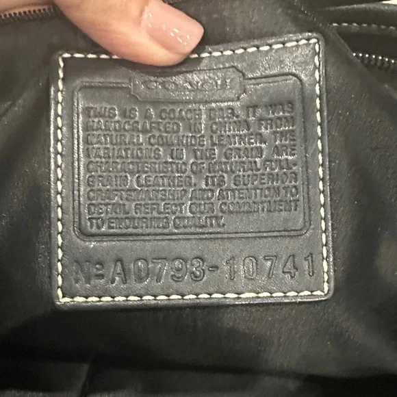 Coach Black Leather Hobo Bag with Gold Hardware - Picture 4 of 6